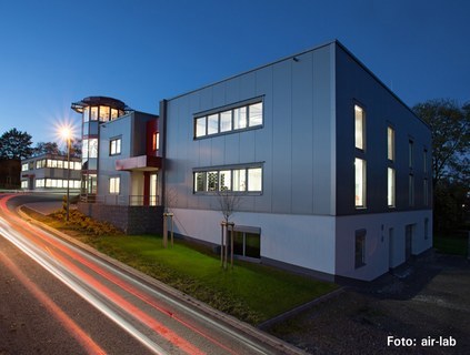 Kaltlagerhalle und Labor gedämmt